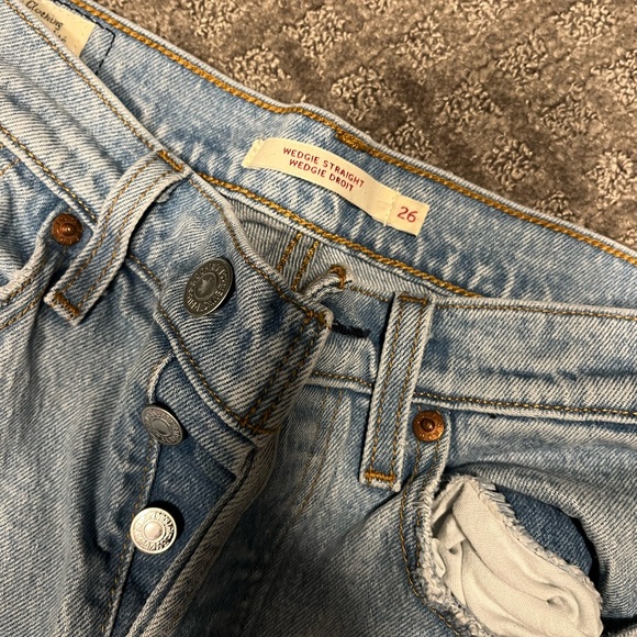 Women’s Levi’s Wedgie Straight Jeans - Picture 2 of 3